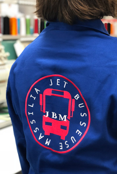 Broderie Dos sur bleu de travail